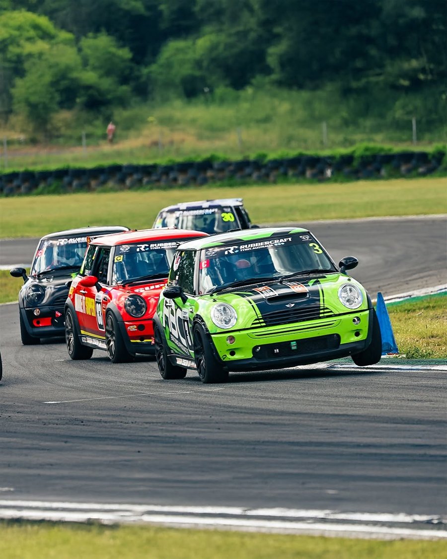 SuperMini Challenge cars racing on track